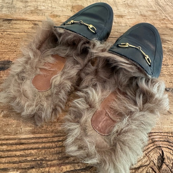 GUCCI Princeton Fur Lined Slipper - Picture 4 of 5